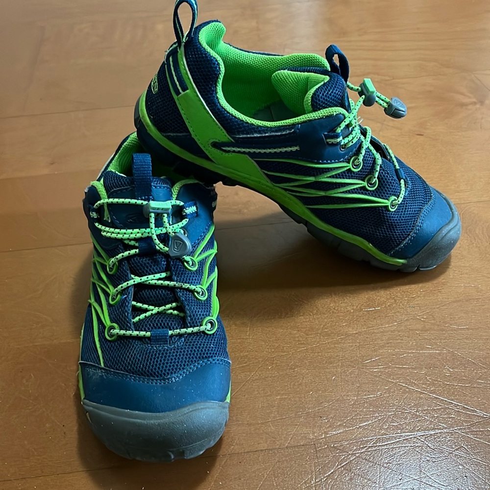 Keen Chandler CNX Youth Size 5 Poseidon/Jasmine Green EUC